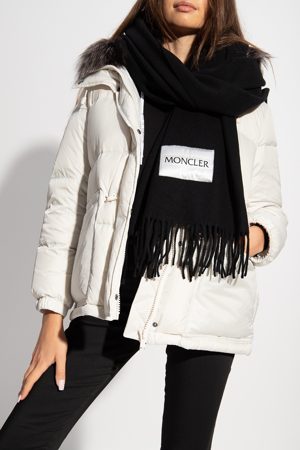 Moncler scarf deals